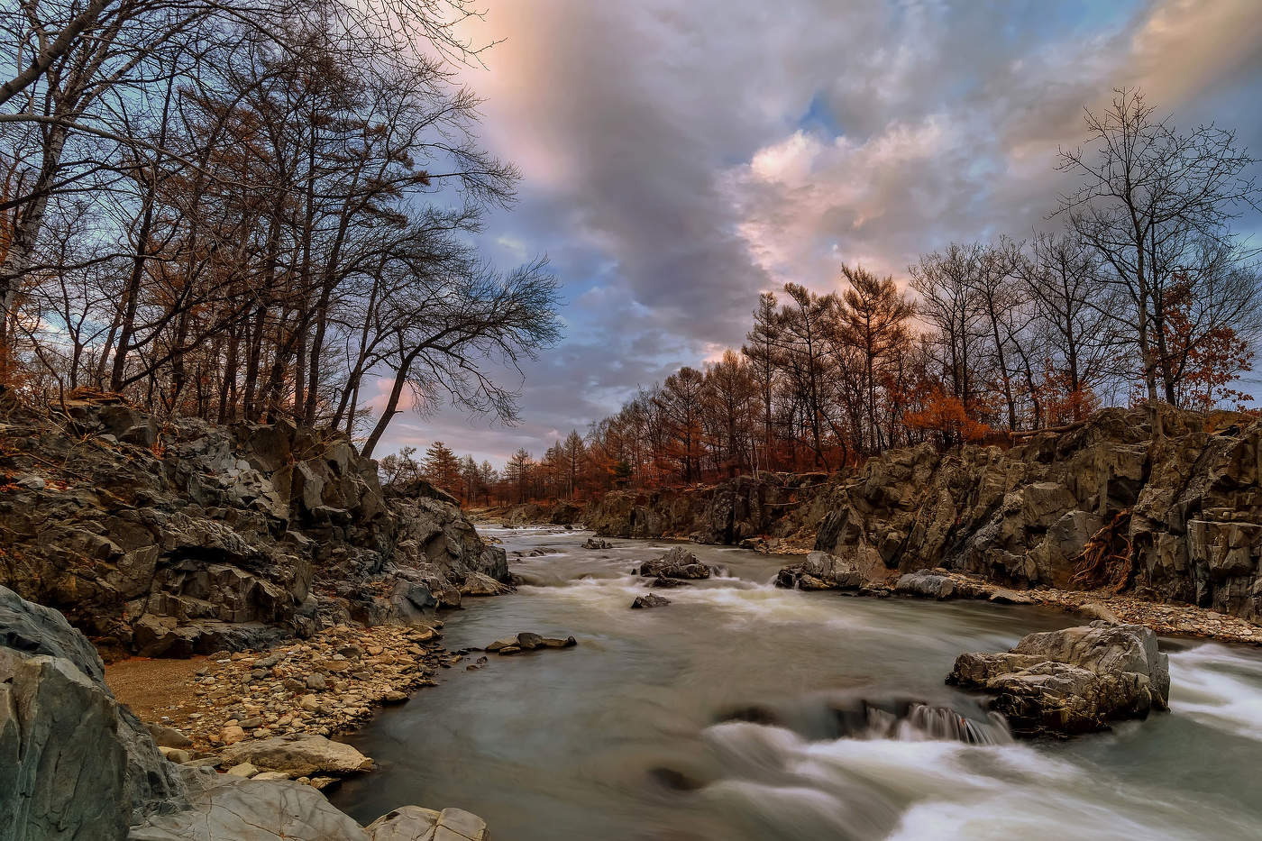 Осенний вечер у речки