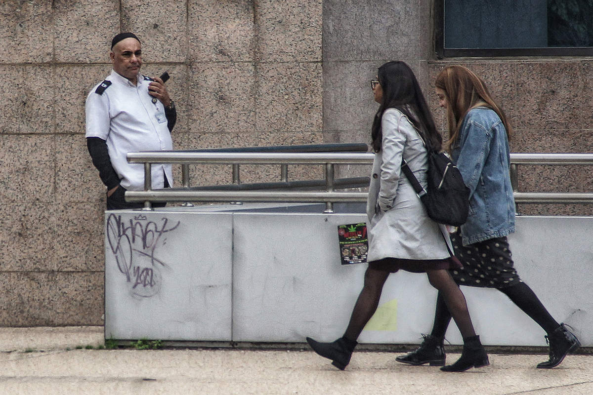 Левый марш...