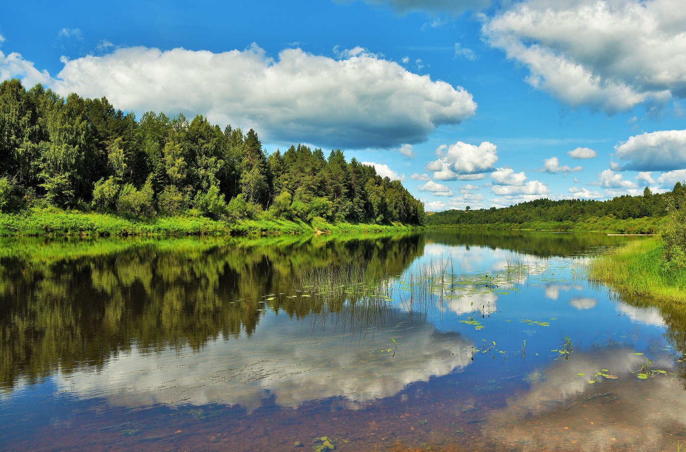 "Облака то плывут, то летают ..."