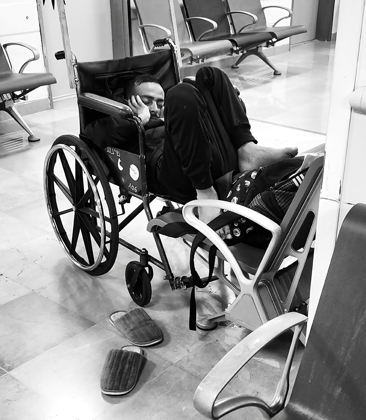 Не будить и не трогать тапочки