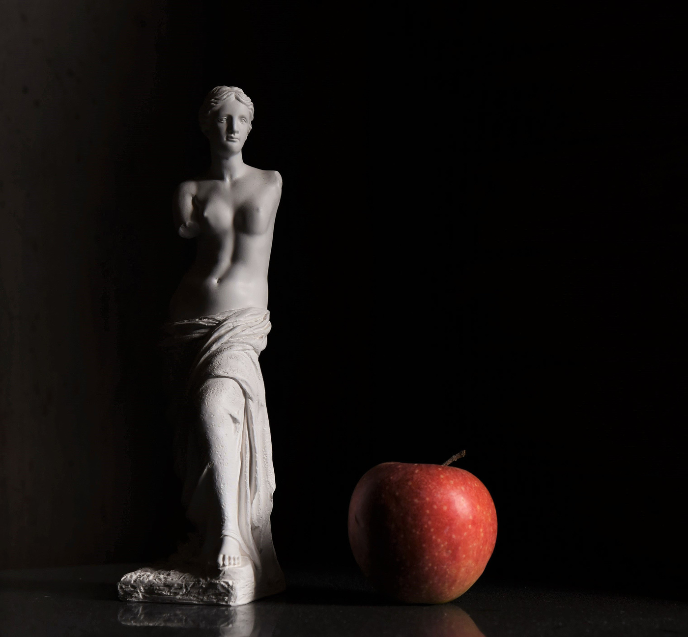 "Запретный плод невероятно сладок, его не сбросишь сразу со счетов..."