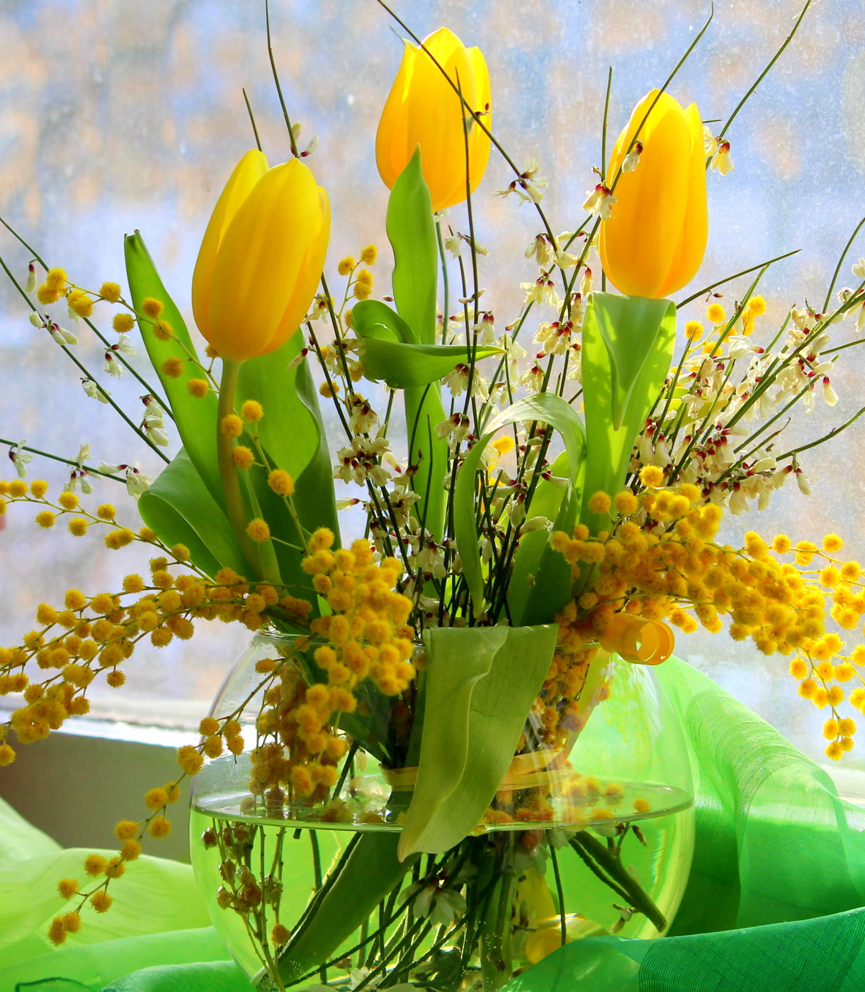 С Праздником весны!