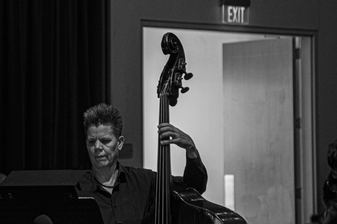 Контрабас и буква " b"