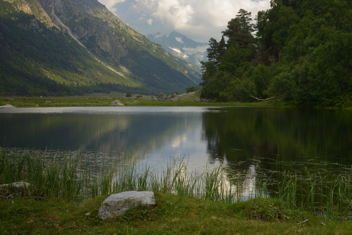 Черное озеро