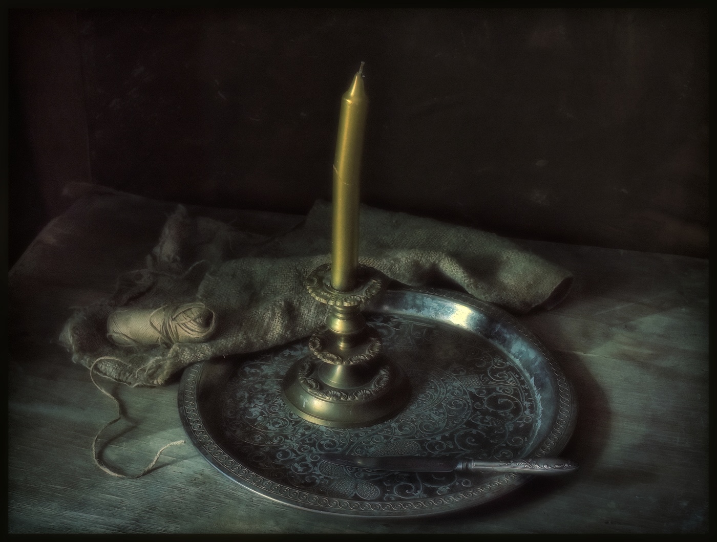 ...... Еще не зажжена свеча .....