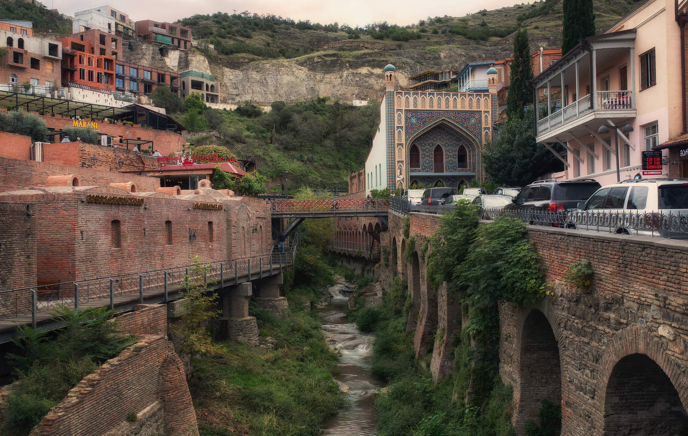 Абанотубани.