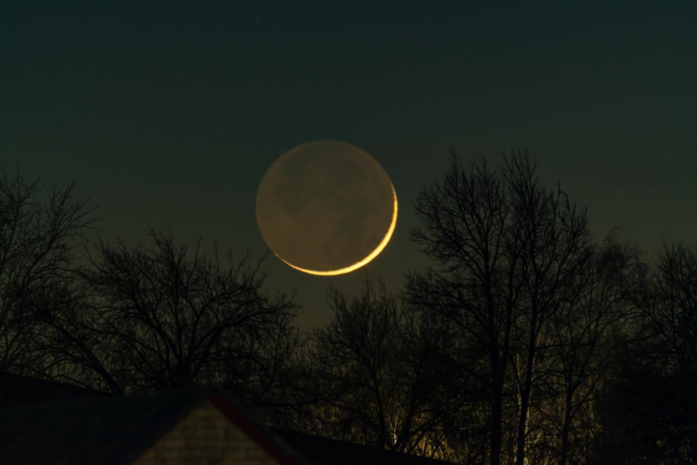 молоденькая...