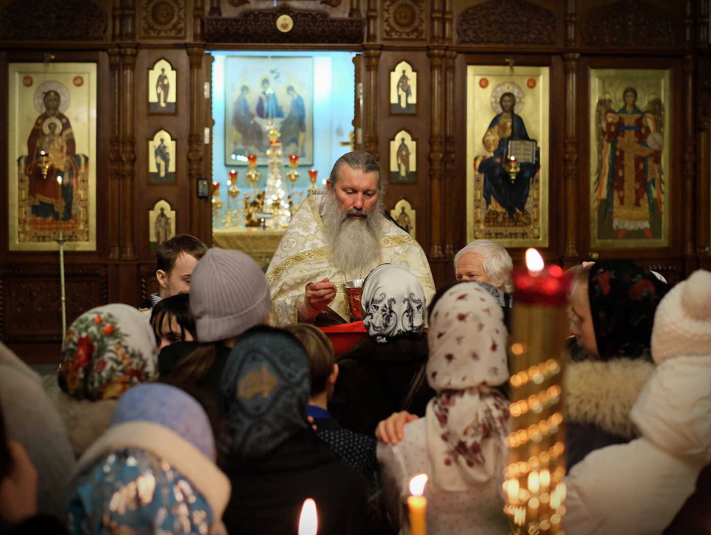 Монастырь. Праздничная служба.