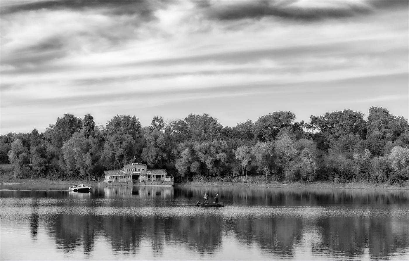 У СТАРОЙ ПРИСТАНИ ПОД ВЕЧЕР