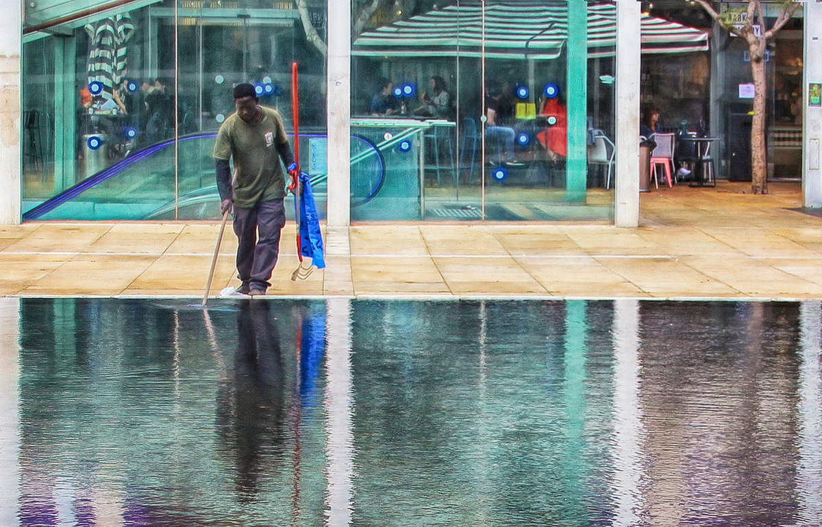 Фильтрует...