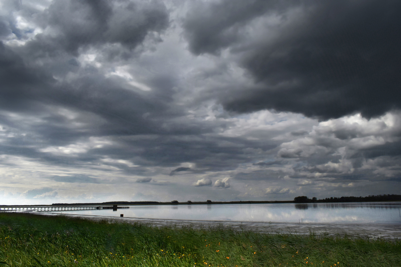 Уж небо осенью дышало ...