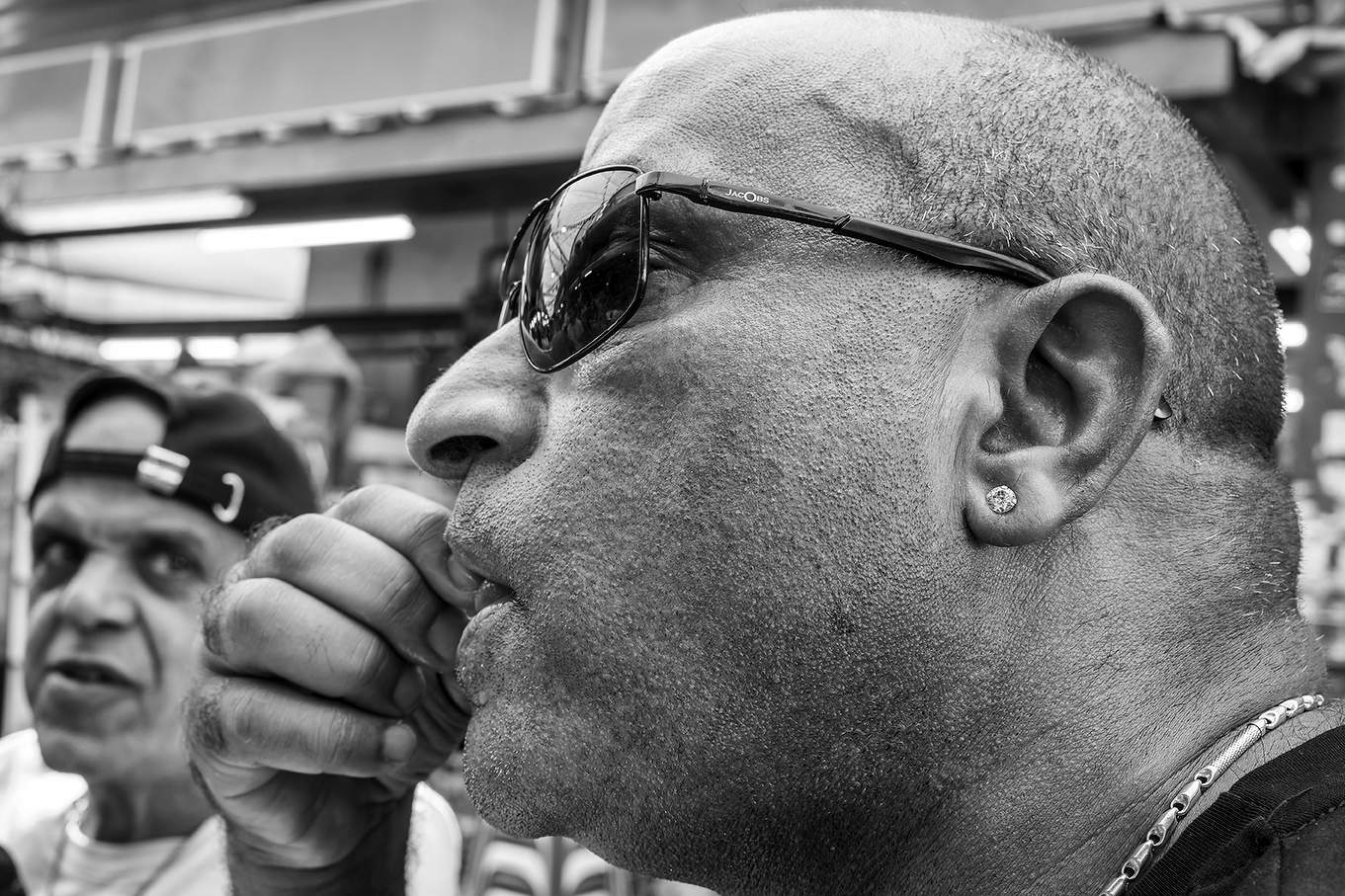 Крепкий орешек