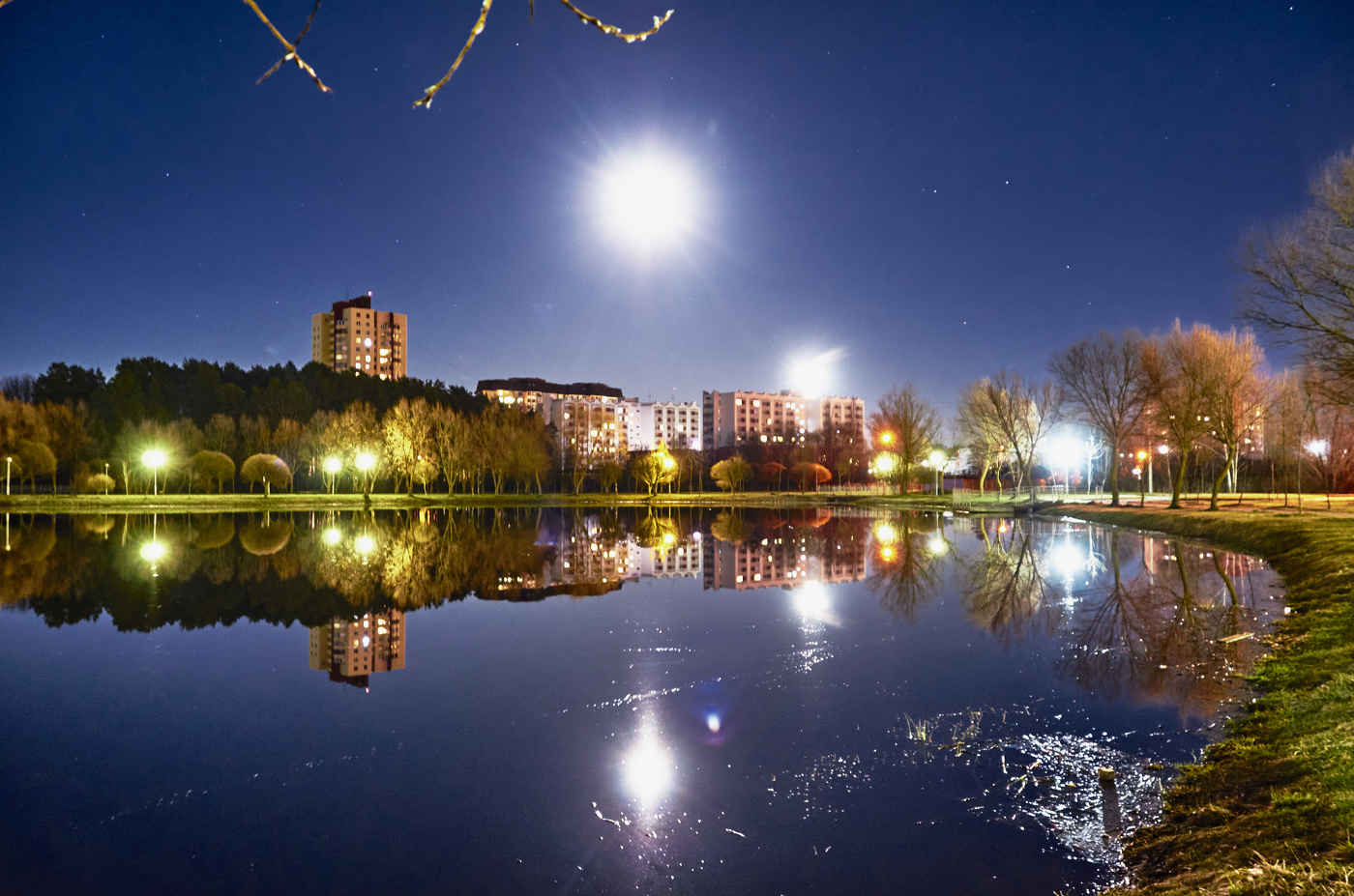 Ночь над озером