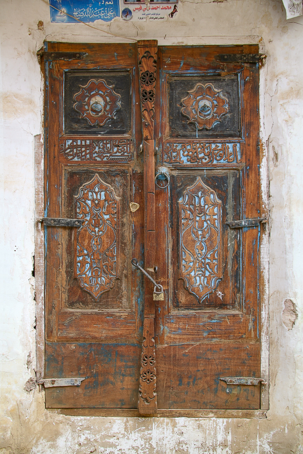 Дверь о шести петлях