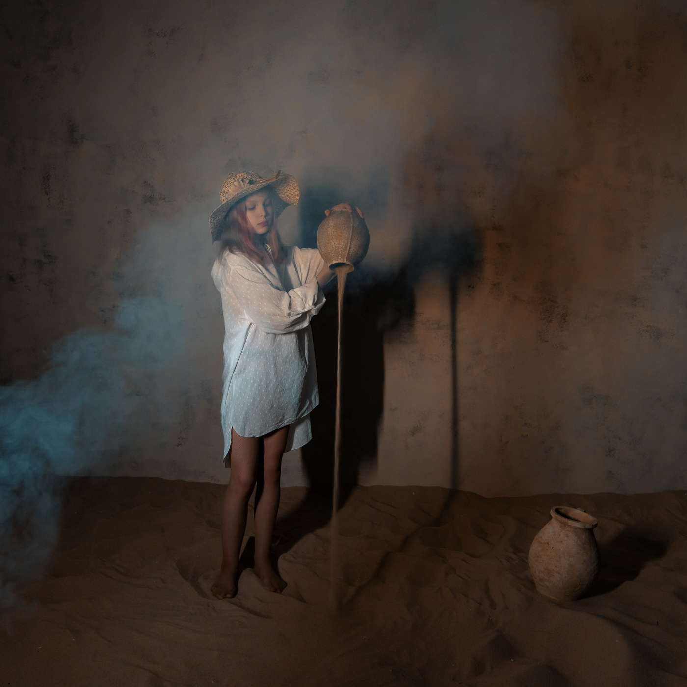 Полина с кувшином