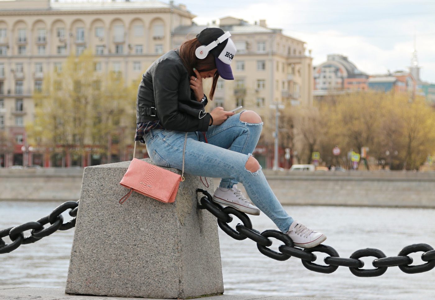 На набережной