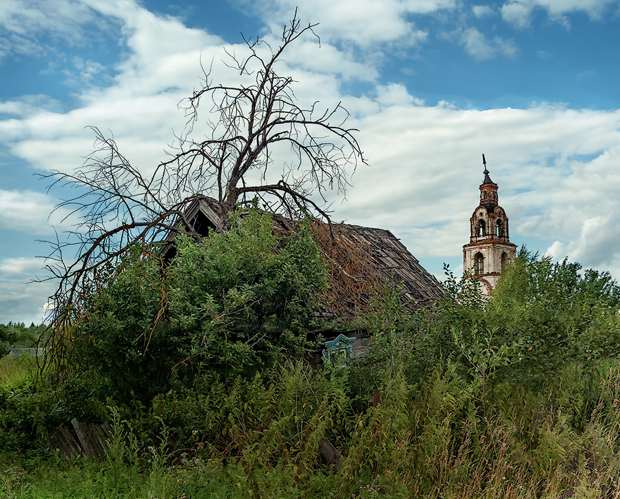 Засыпушка и церквушка.