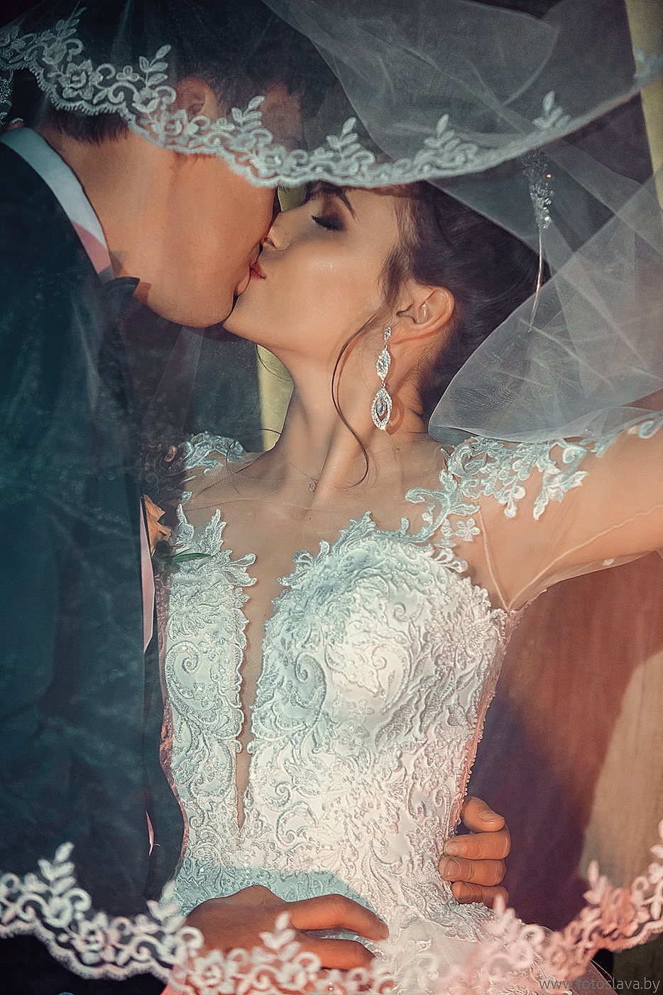 Первые семейные поцелуи.