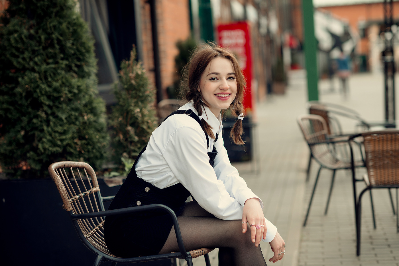 Один лишь только раз в году бывает май...