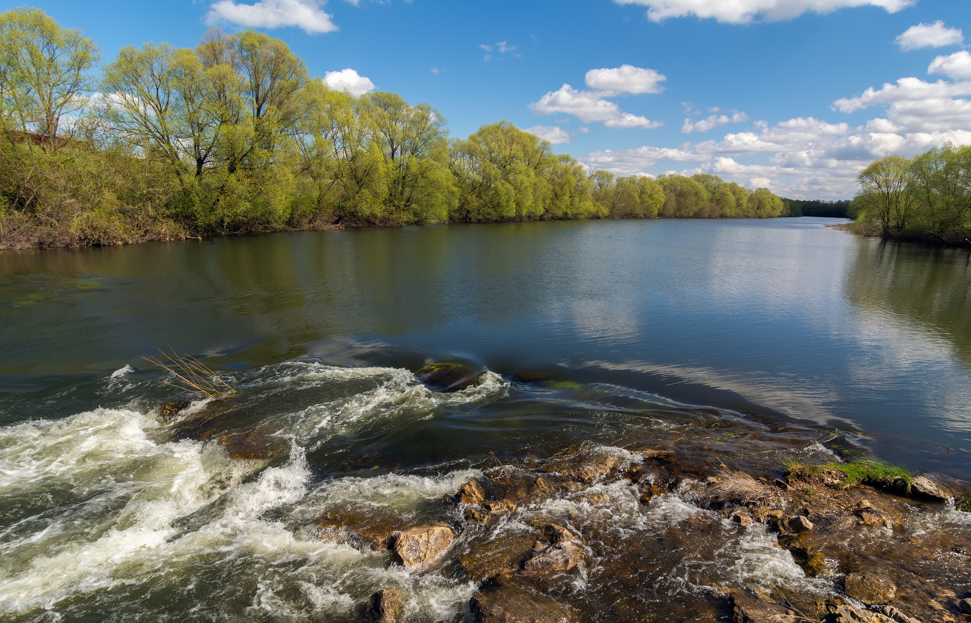меж двух деревень