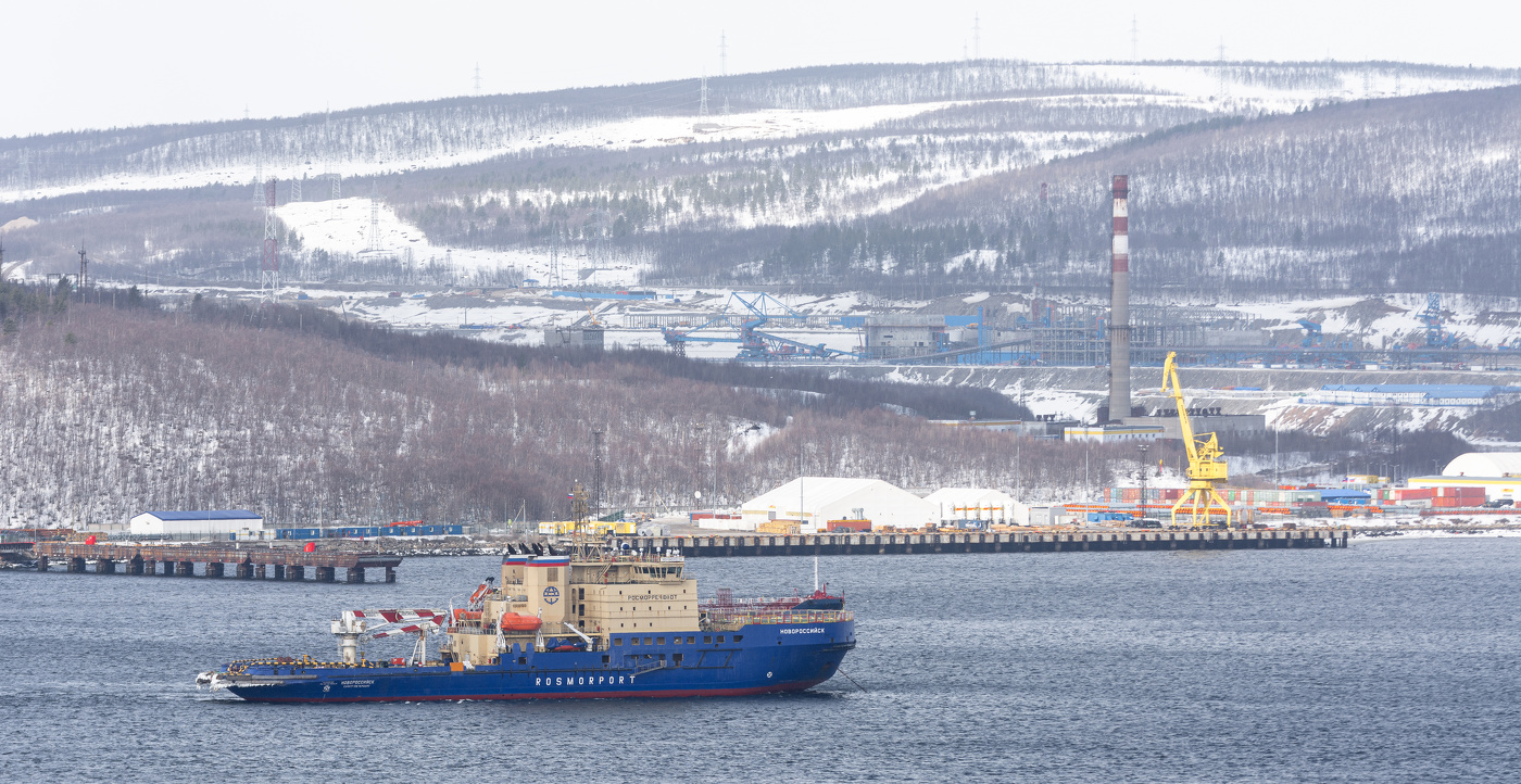 У западного берега