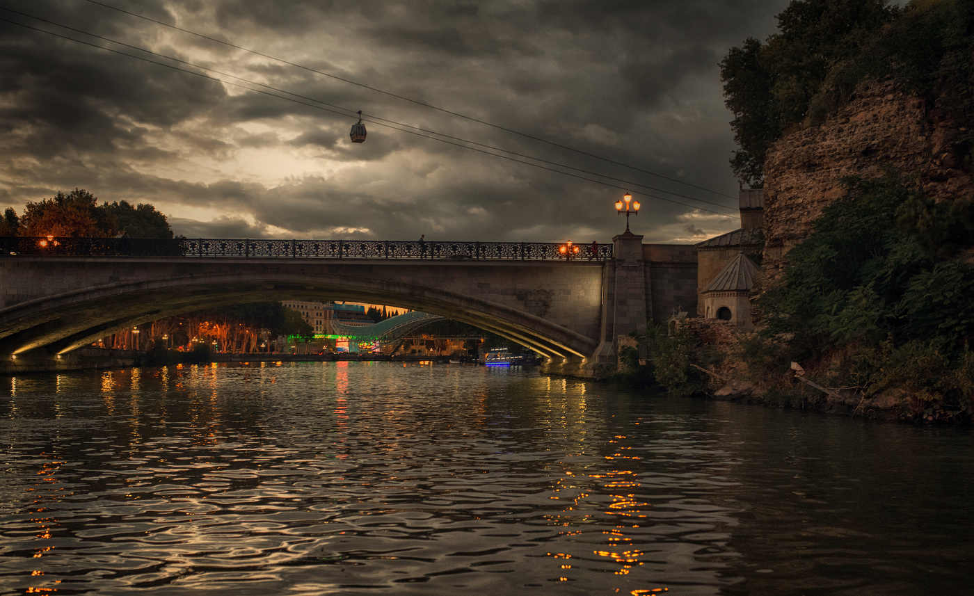 По реке Кура