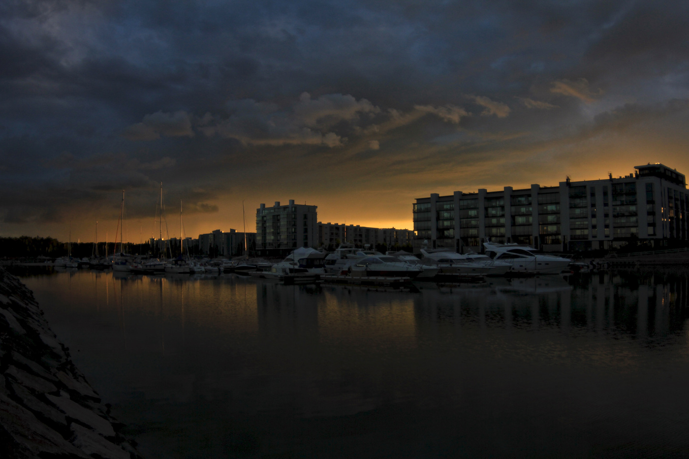 Набережная вечерних зорь