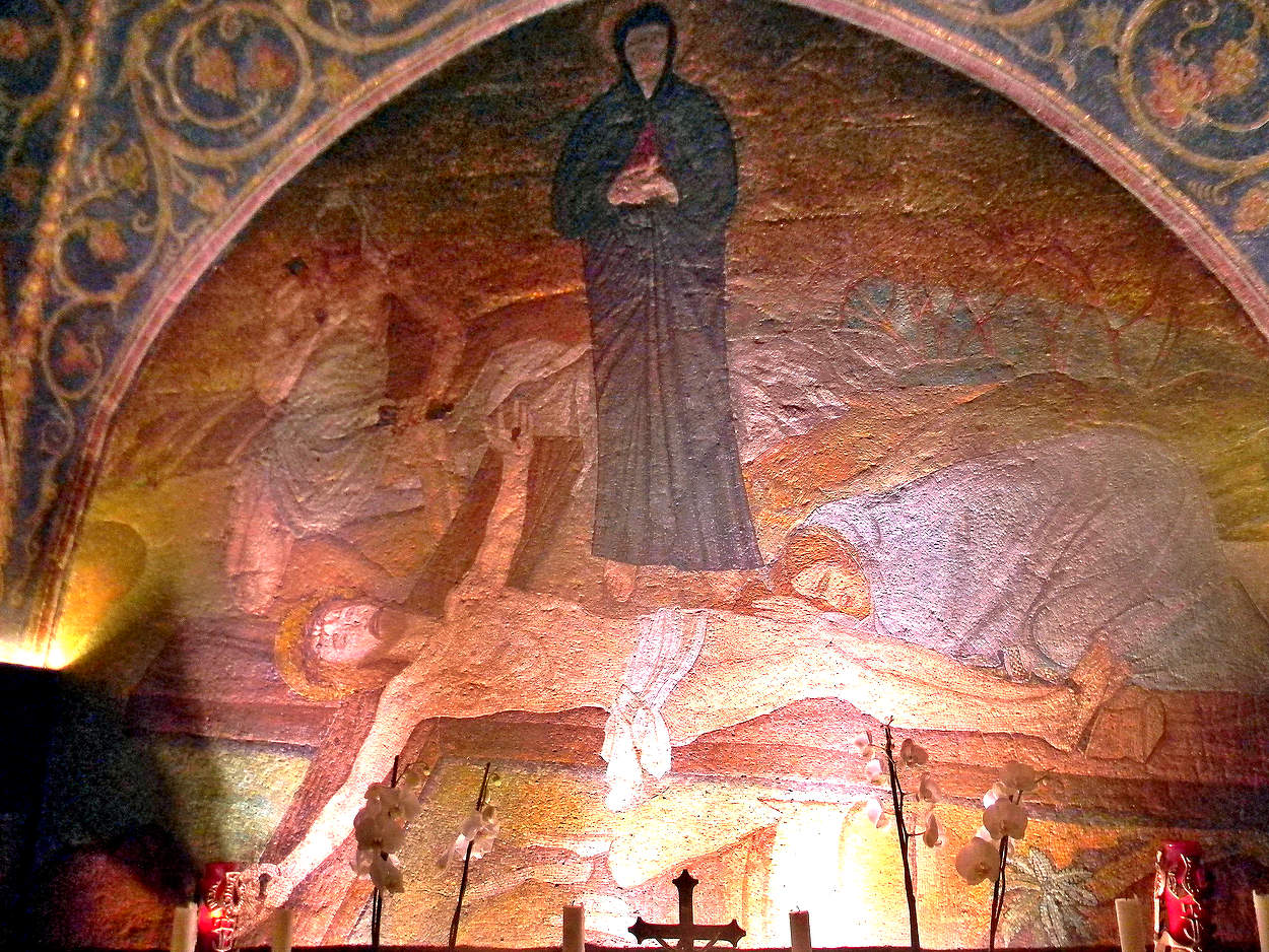 Изображение Иисуса Христа на скале