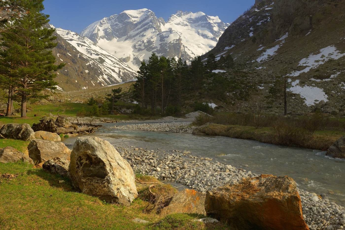 Весна в горах Кавказа