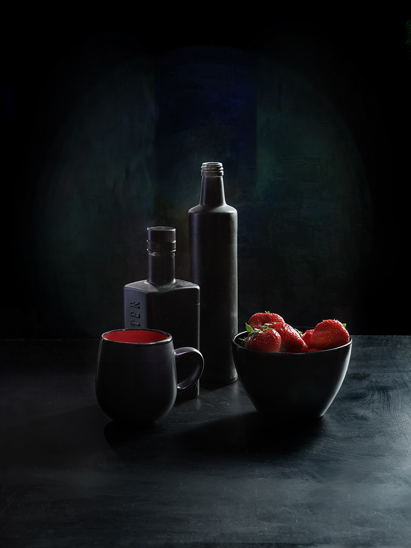 в чёрной, чёрной комнате