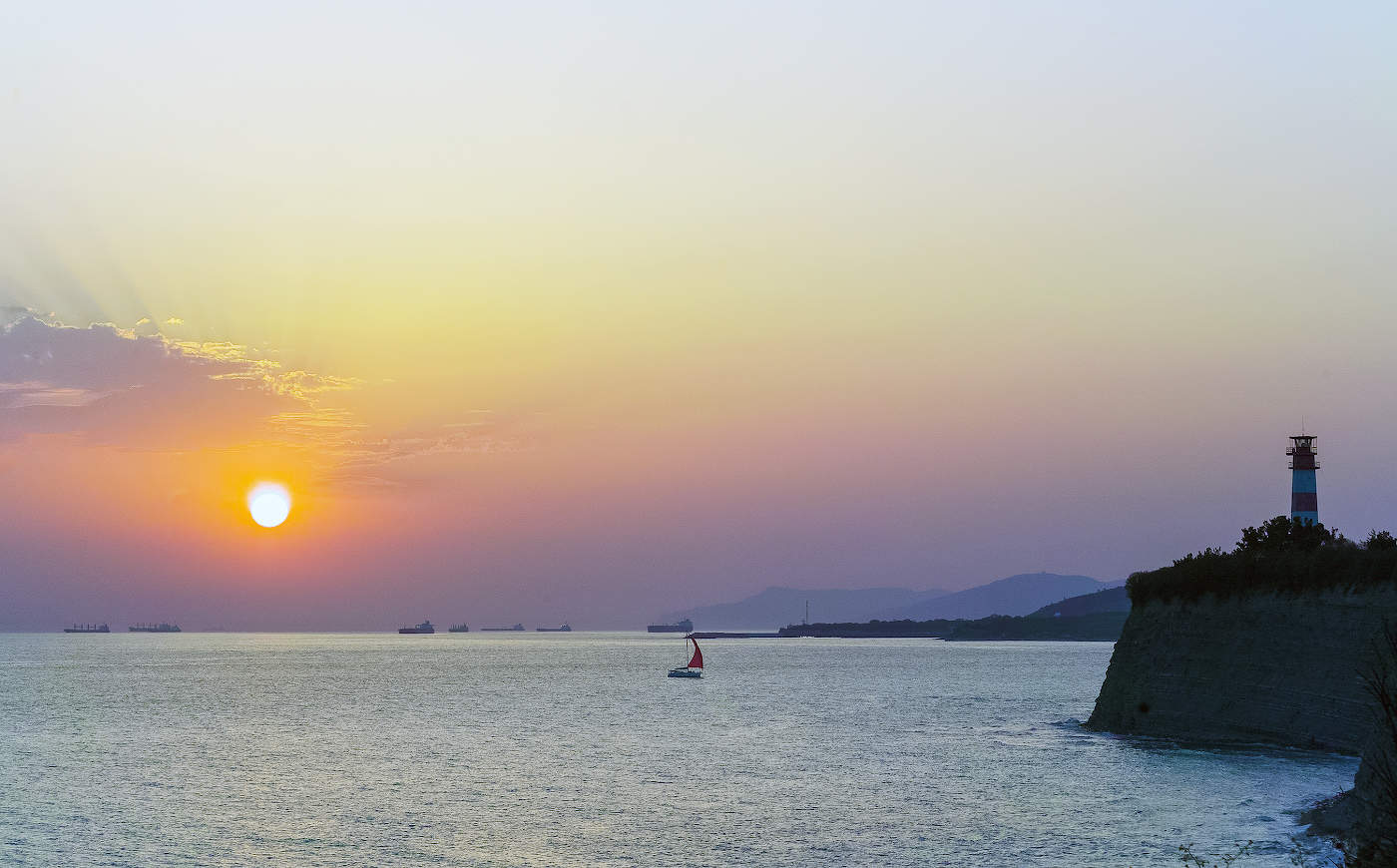 Красный парус