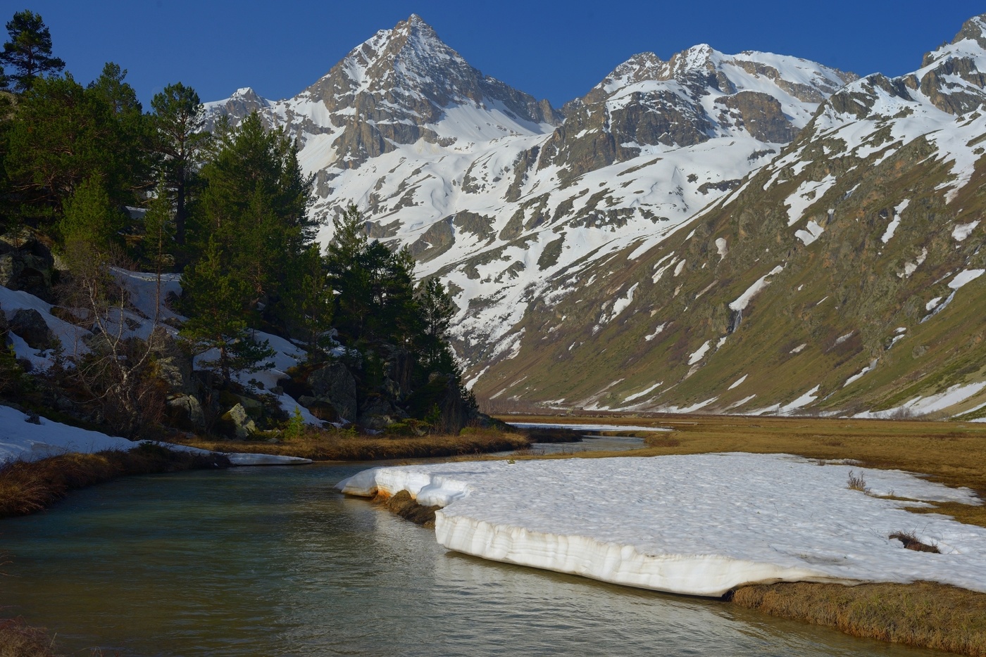 Утро в горах Кавказа