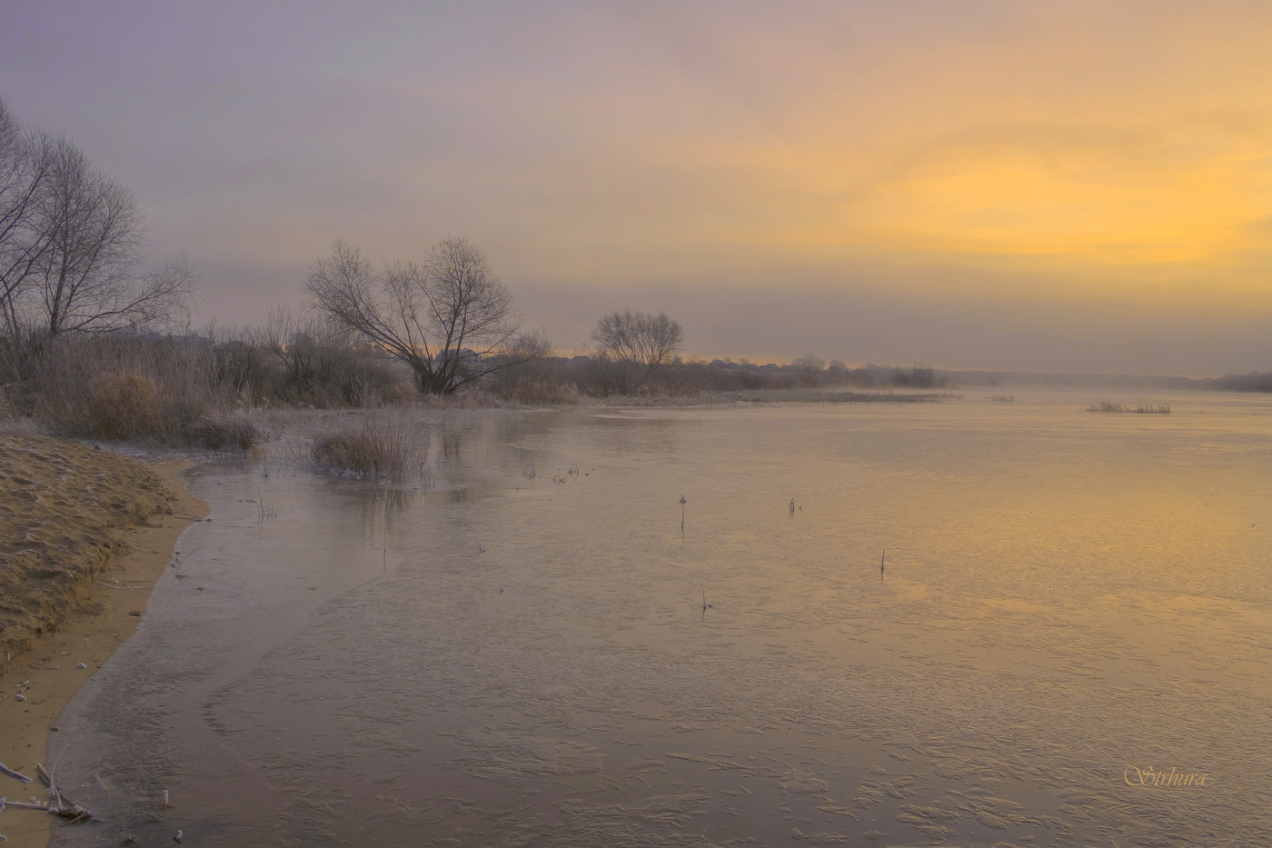 Морозное утро глубокой осени.