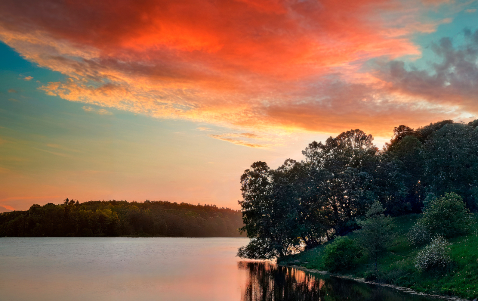 Вечерело на реке Птичь