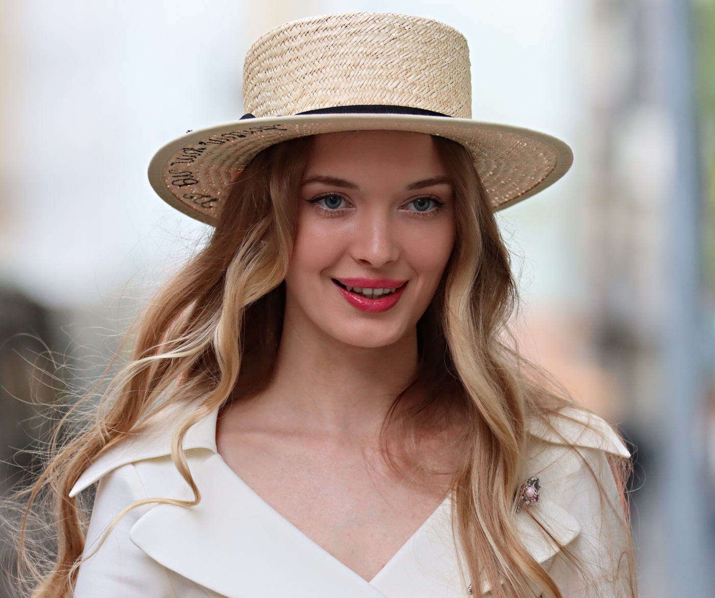 Портрет прохожей