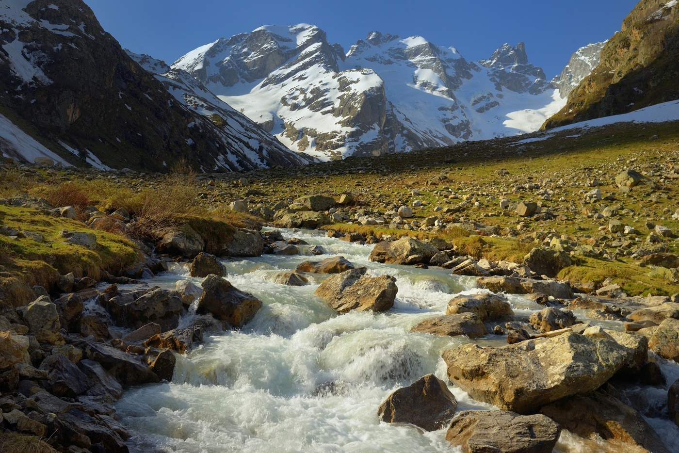 Утро в горах Кавказа