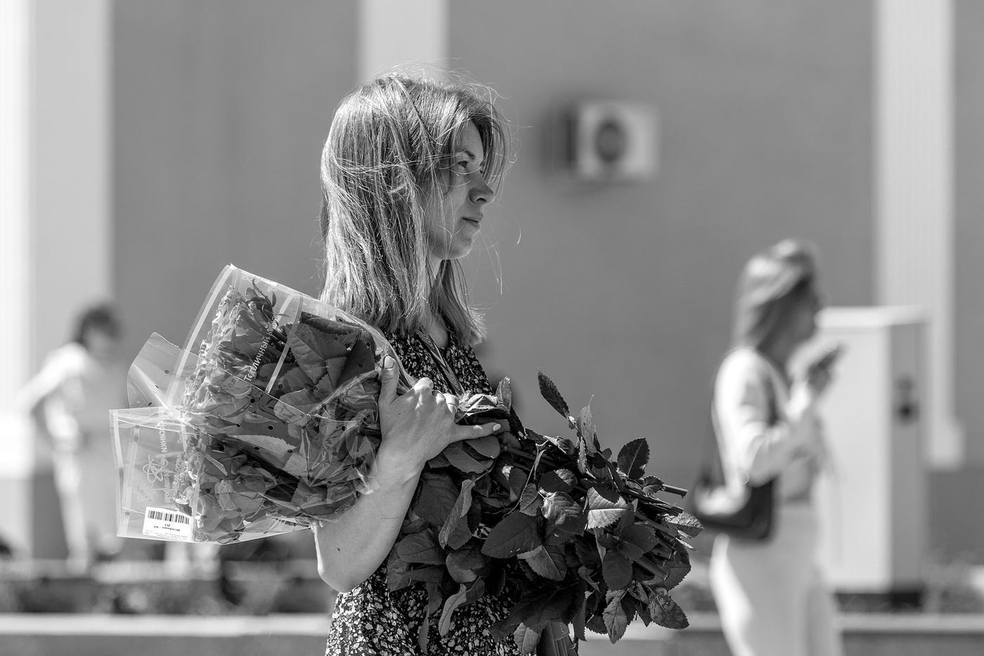 Девушка с розами.