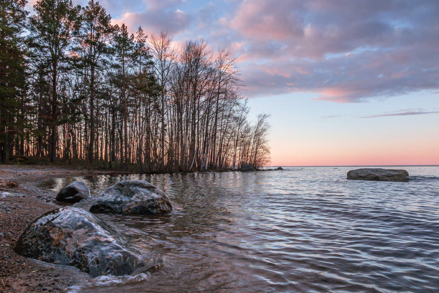 Розовый закат на Ладоге.