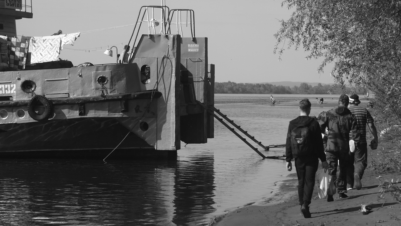 Речные будни...