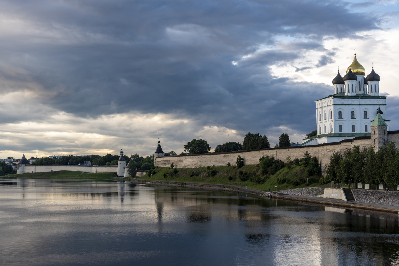 На реке Великой