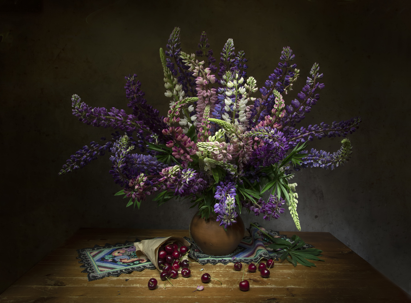 Танцующие...