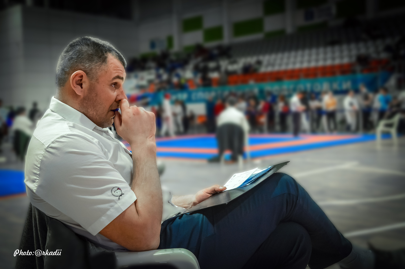 В раздумье.