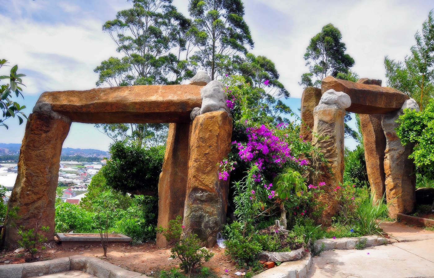 У пагоды Лонг Шон (Нячанг)