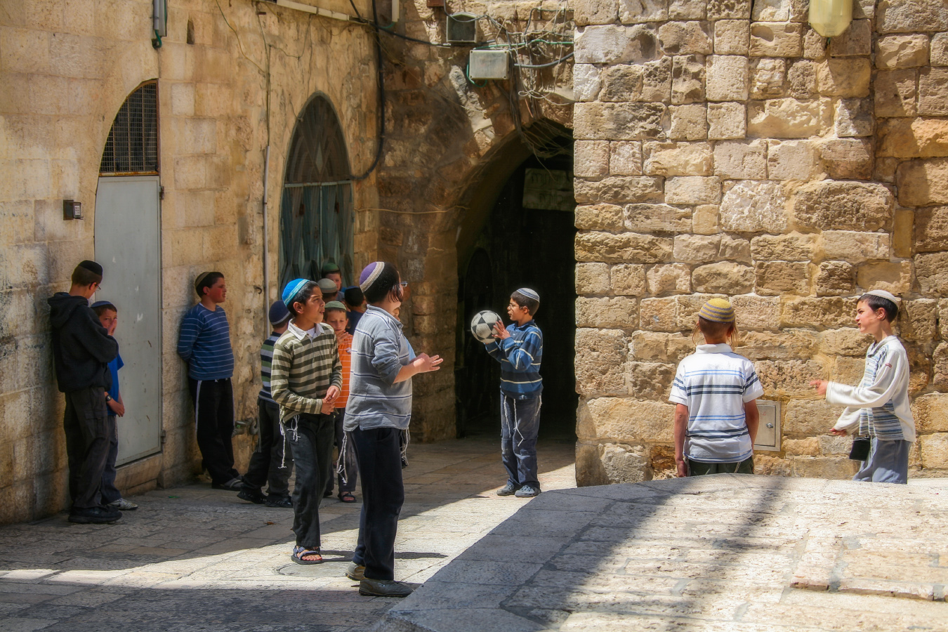 Дворовый футбол