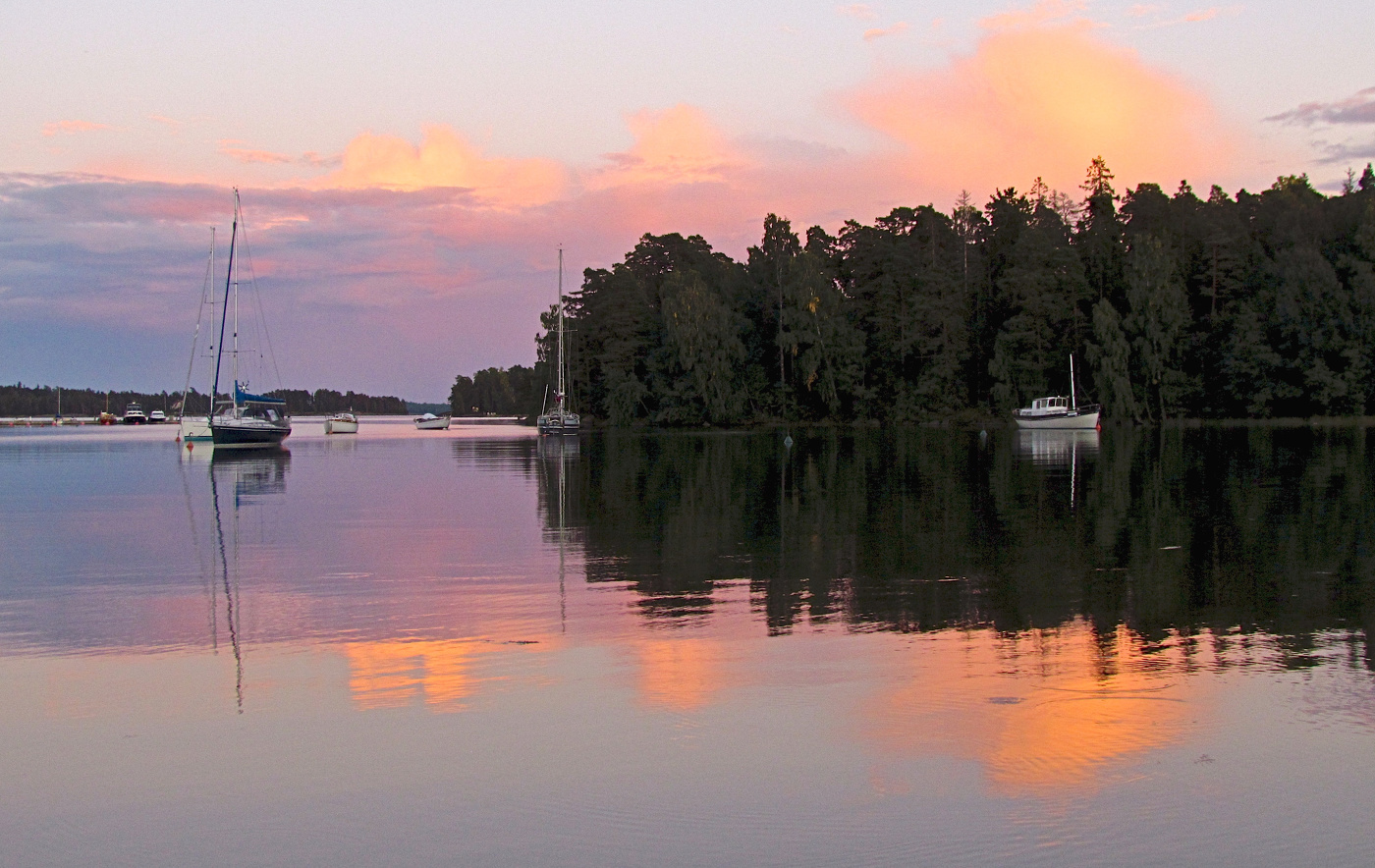 Уходит день...