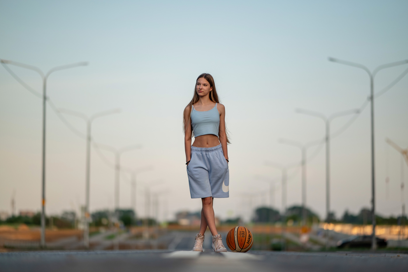 Алиса с мячом