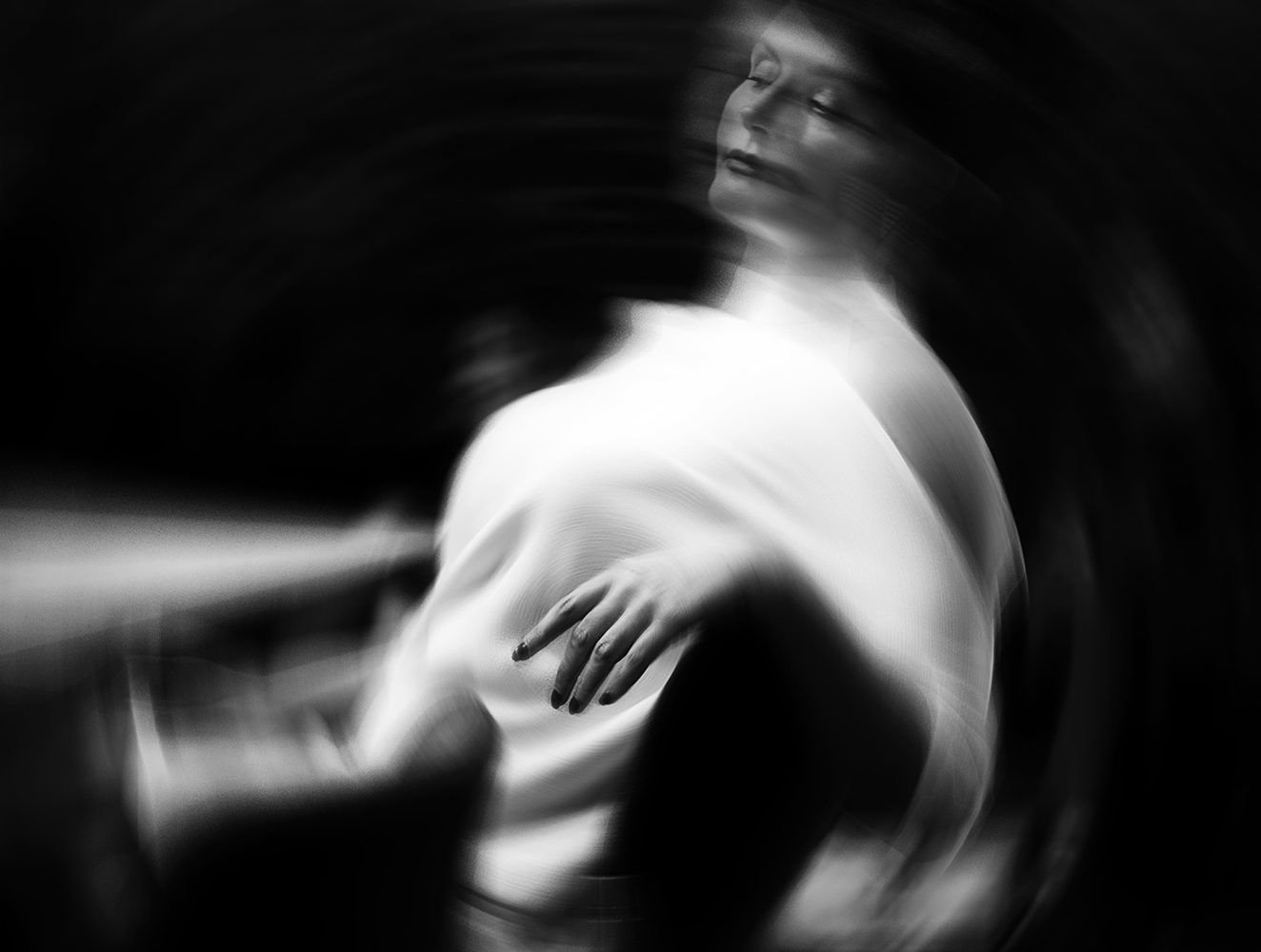 Целуйте руку, вскружите голову (репост)