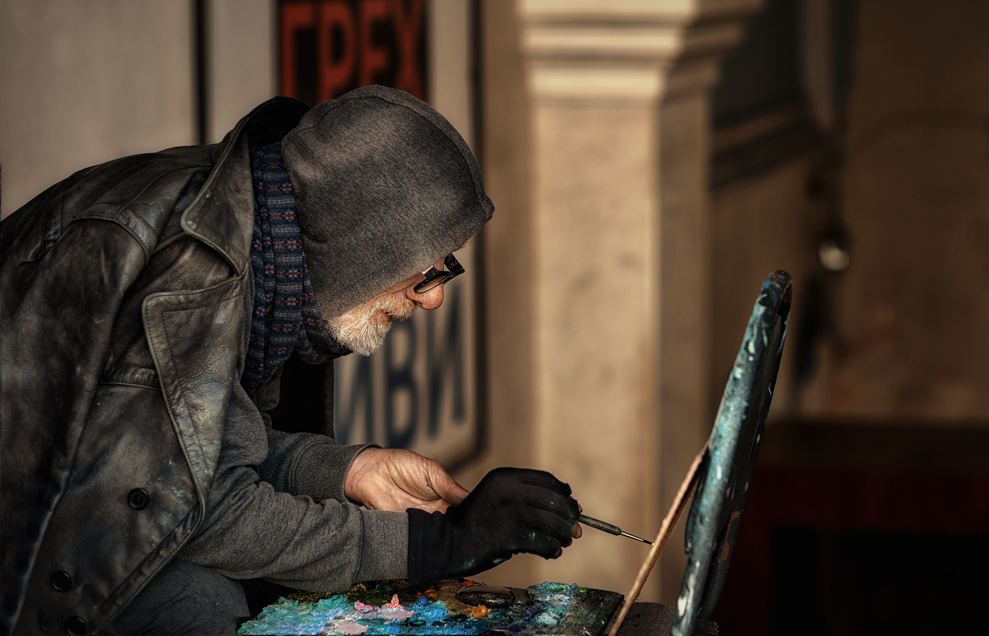 Зураб Ачба - художник рисующий у паперти.