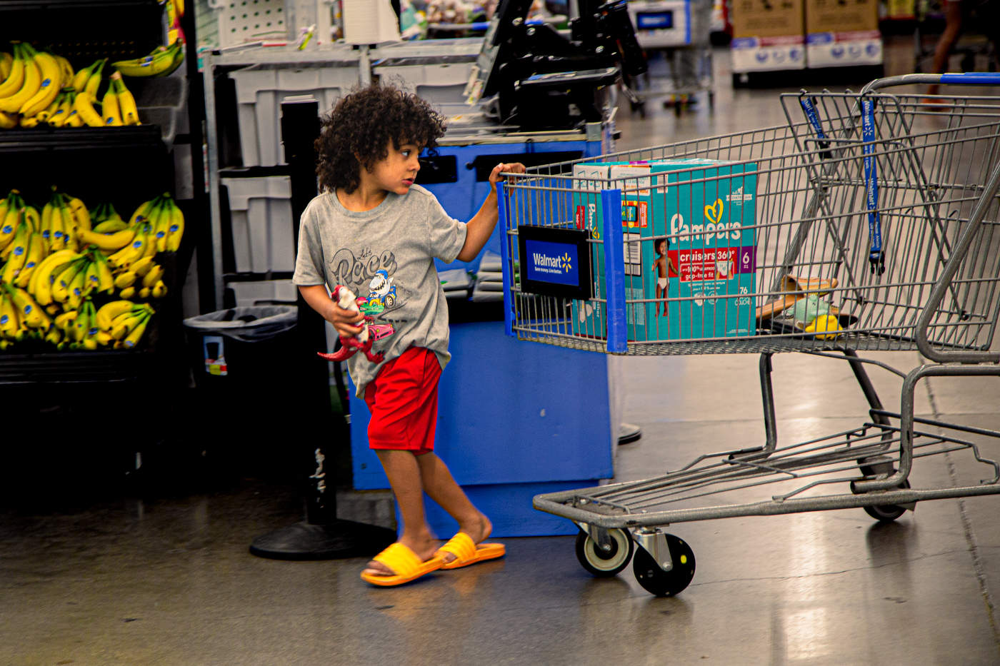 За бананами