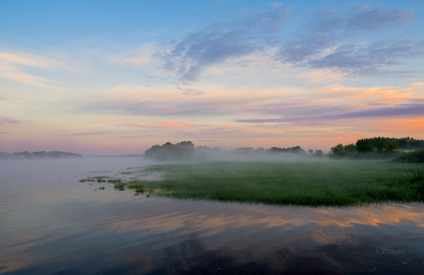 Летний рассвет на Оке.